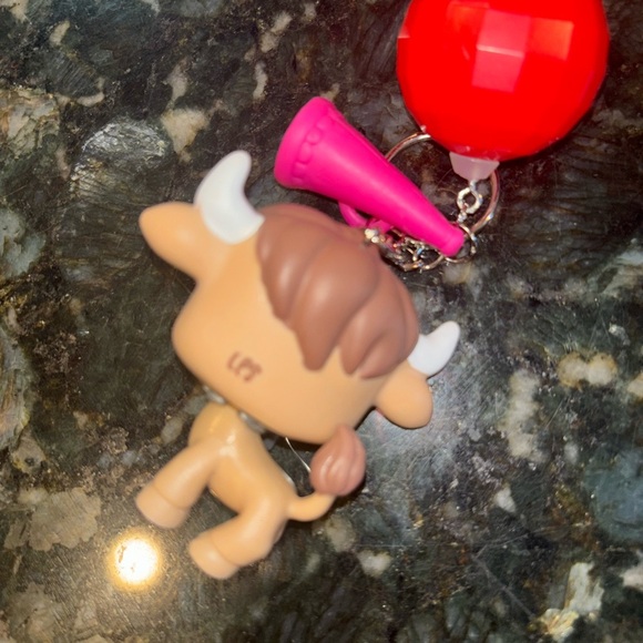 Littlest Pet Shop bison keychain - Picture 2 of 7